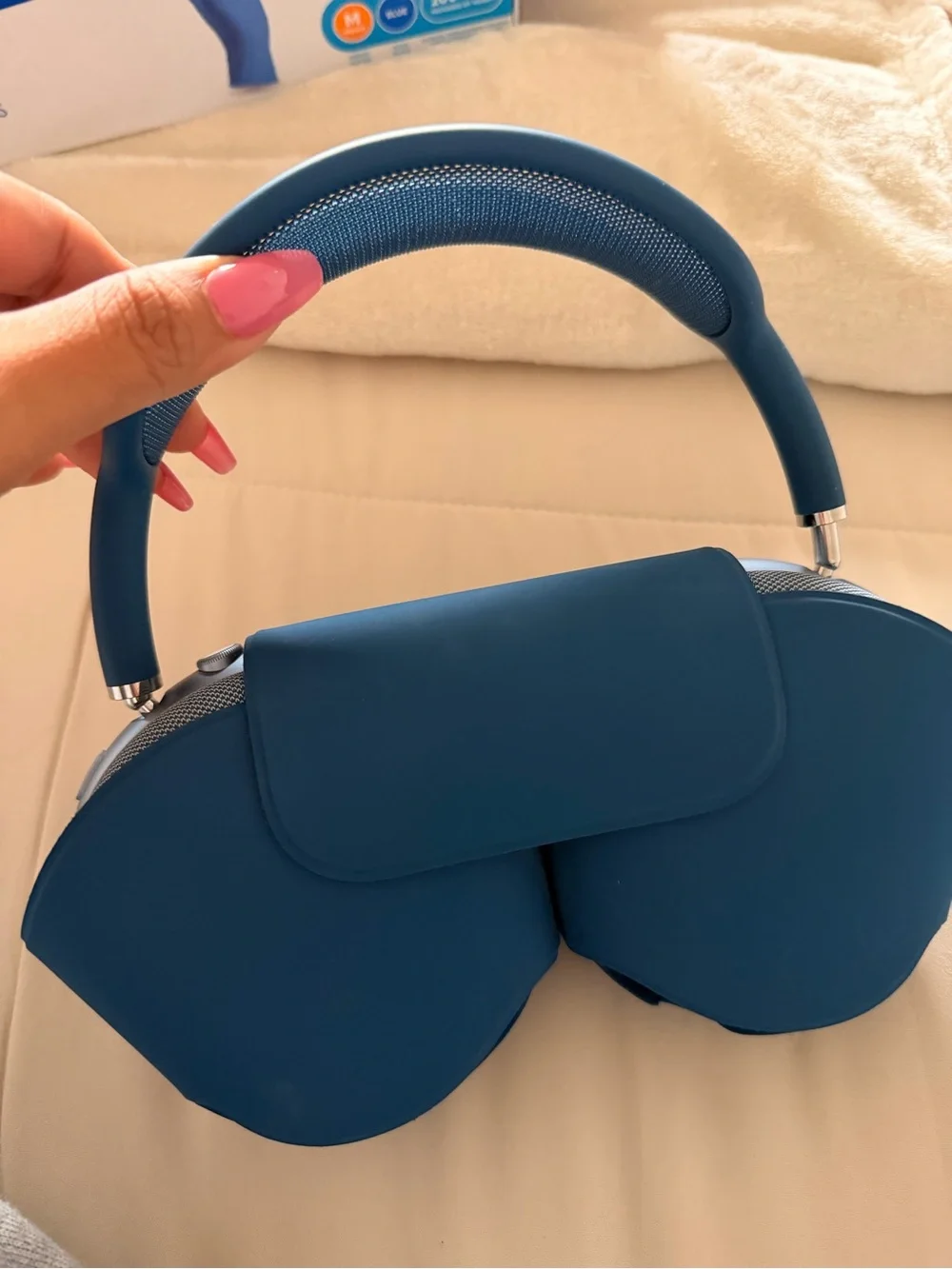 Apple AirPods Max - Sky Blue and Silver